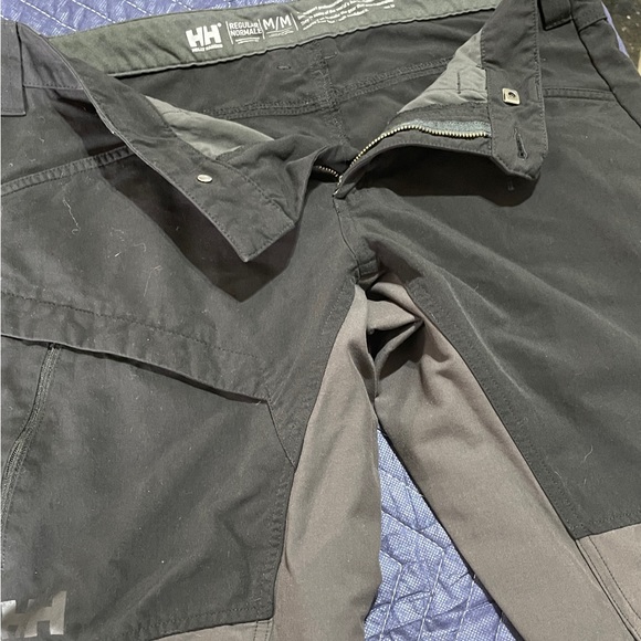 HH Size Men’s Medium hiking pants. - Picture 2 of 3